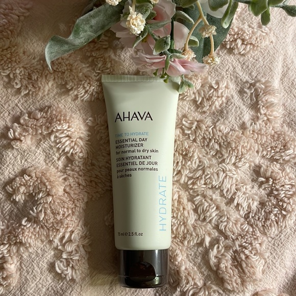 AHAVA Essential Day Moisturizer 75ml - Picture 7 of 8